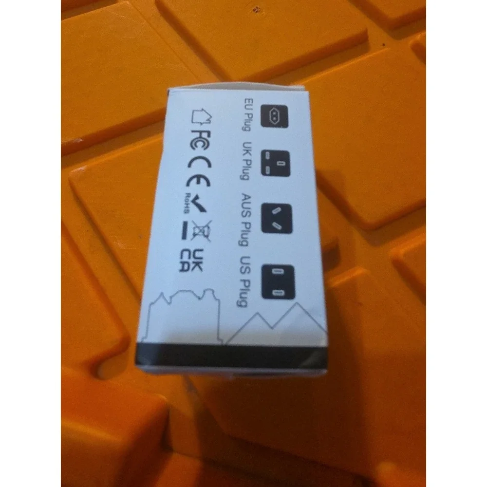 Universal Travel Adapter‎ USB-A USB-C Universal AC Socket